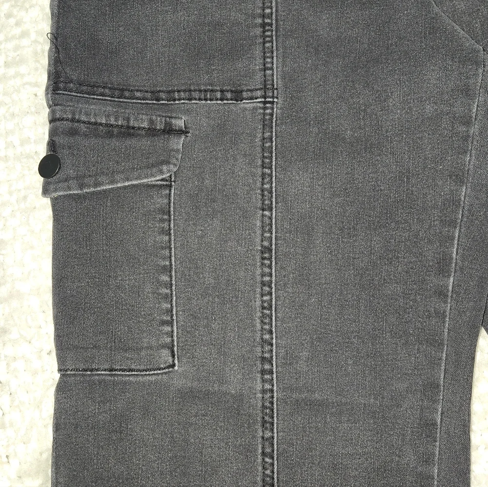 Time and Tru Women's Cargo Utility Jeans Washed Black Size 14 High Rise - Picture 3 of 12